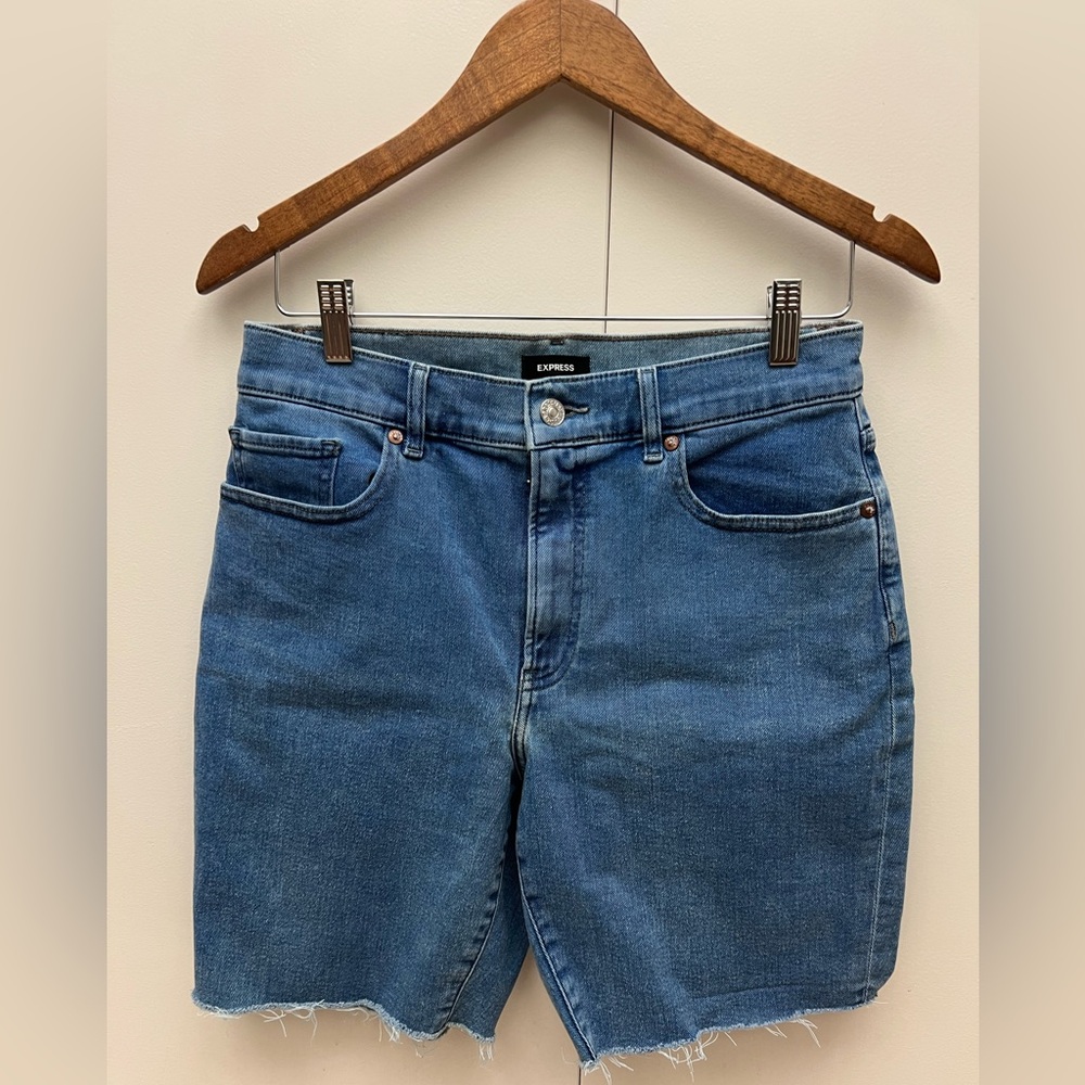 •NEW•EXPRESS Bermuda Jean Shorts
